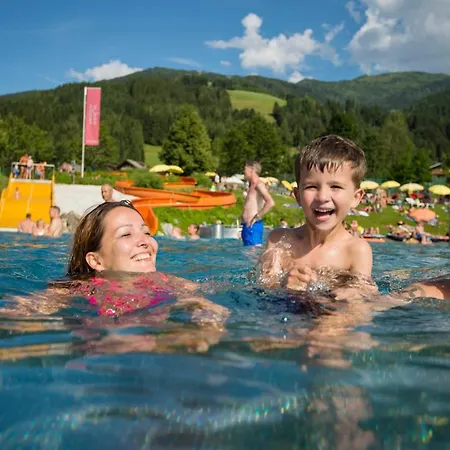 Hotel apartamentowy M4 *
